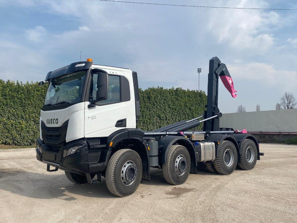 IVECO TRAKKER T-WAY AD510 NUOVO SCARRABILE - Kamion vetëngarkues: foto 1 IVECO TRAKKER T-WAY AD510 NUOVO SCARRABILE - Kamion vetëngarkues: foto 1