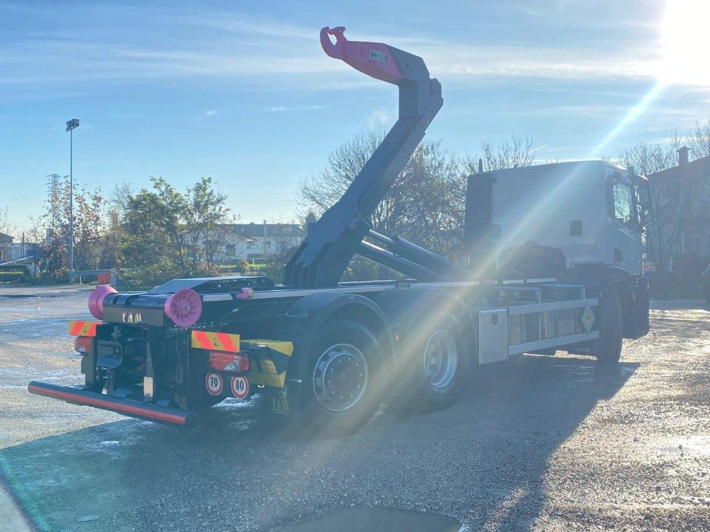 IVECO X-WAY AD280X48 NUOVO SCARRABILE PASSO 4500 - Kamion vetëngarkues: foto 5 IVECO X-WAY AD280X48 NUOVO SCARRABILE PASSO 4500 - Kamion vetëngarkues: foto 5