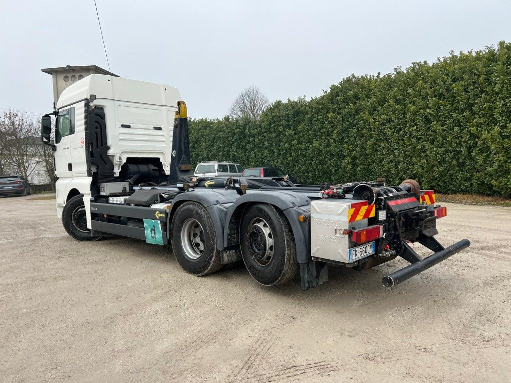 MAN TGX 26.500 USATO SCARRABILE 6X2 - Kamion vetëngarkues: foto 3 MAN TGX 26.500 USATO SCARRABILE 6X2 - Kamion vetëngarkues: foto 3