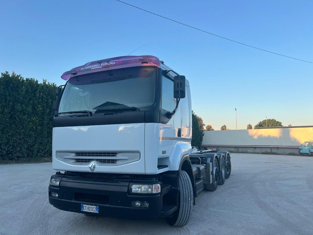 RENAULT 420 USATO SCARRABILE 8X2 - Kamion vetëngarkues: foto 2 RENAULT 420 USATO SCARRABILE 8X2 - Kamion vetëngarkues: foto 2