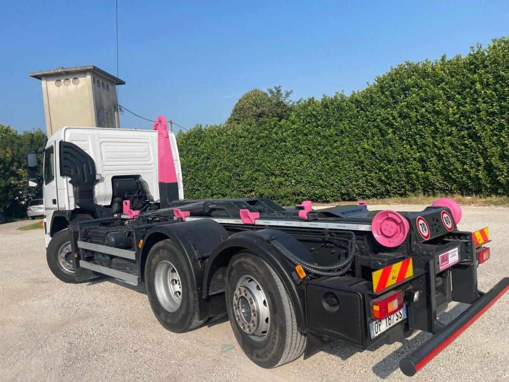 VOLVO FM9 SCARRABILE - Kamion vetëngarkues: foto 5 VOLVO FM9 SCARRABILE - Kamion vetëngarkues: foto 5