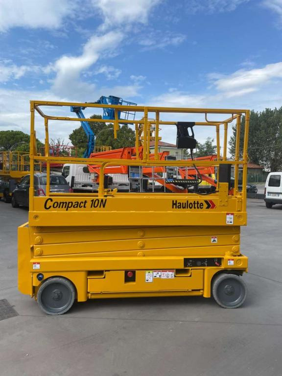 Haulotte COMPACT 10N - Ngritës gërshërë: foto 2 Haulotte COMPACT 10N - Ngritës gërshërë: foto 2