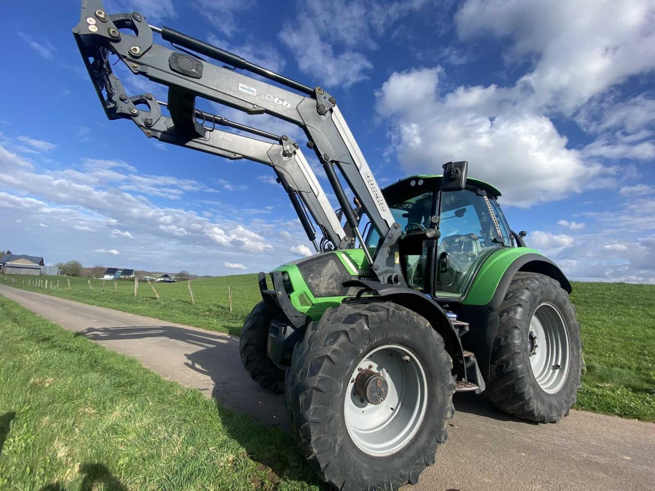 Deutz-Fahr 6150.4 Agrotron TTV - Traktor: foto 3 Deutz-Fahr 6150.4 Agrotron TTV - Traktor: foto 3
