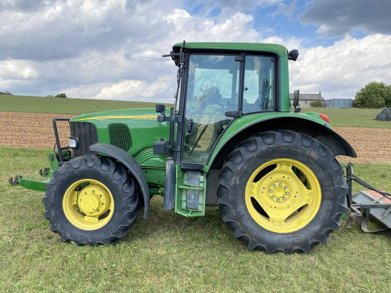 John Deere 6320 Premium - Traktor: foto 1 John Deere 6320 Premium - Traktor: foto 1