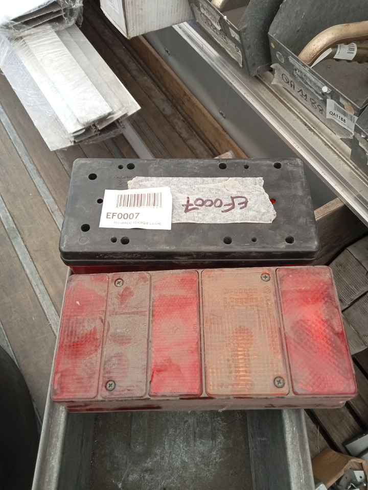 Trouillet FEU ARRIERE GAUCHE + DROIT - Dritat e pasme: foto 1 Trouillet FEU ARRIERE GAUCHE + DROIT - Dritat e pasme: foto 1