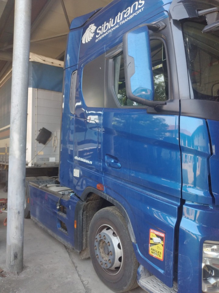 FORD F-MAX - Gjysmë-kamion: foto 2 FORD F-MAX - Gjysmë-kamion: foto 2