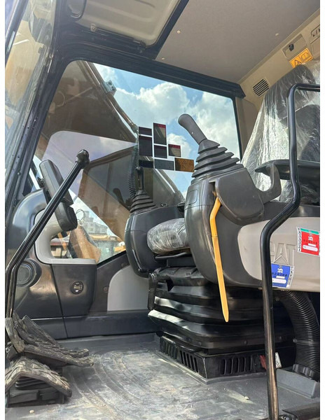 Ekskavator me zinxhirë Caterpillar 320D2: foto 7