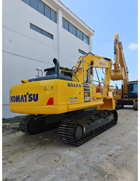 Komatsu PC220-8 - Ekskavator me zinxhirë: foto 1 Komatsu PC220-8 - Ekskavator me zinxhirë: foto 1