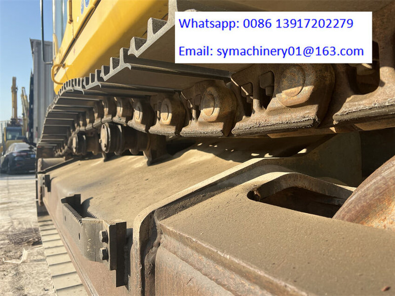 Komatsu PC400-8 - Ekskavator me zinxhirë: foto 3 Komatsu PC400-8 - Ekskavator me zinxhirë: foto 3