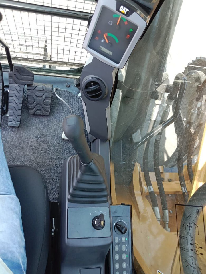 New Caterpillar 320D3GC tracked excavator - Ekskavator me zinxhirë: foto 5 New Caterpillar 320D3GC tracked excavator - Ekskavator me zinxhirë: foto 5
