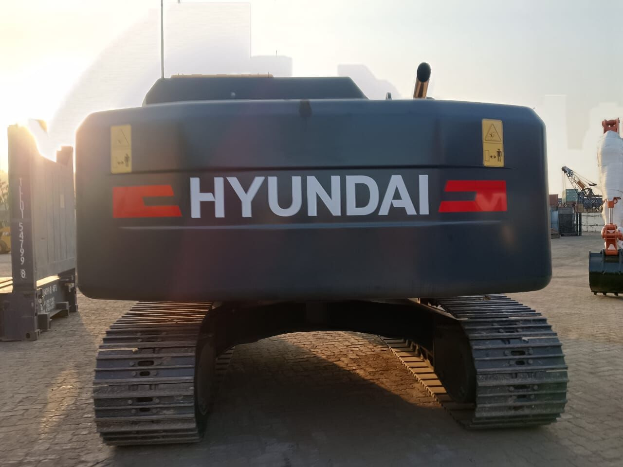 New Hyundai R215L tracked excavator - Ekskavator me zinxhirë: foto 5 New Hyundai R215L tracked excavator - Ekskavator me zinxhirë: foto 5