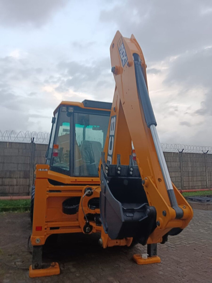 New JCB 3DX backhoe loader - Fadromë me shkarkim nga prapa: foto 3 New JCB 3DX backhoe loader - Fadromë me shkarkim nga prapa: foto 3