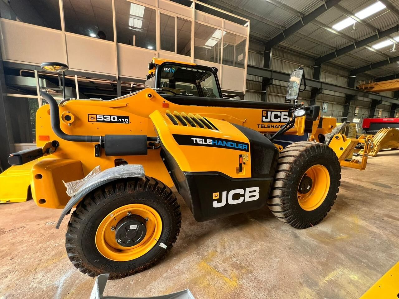 New JCB 530-110 telehandler - Ekskavator teleskopik: foto 1 New JCB 530-110 telehandler - Ekskavator teleskopik: foto 1