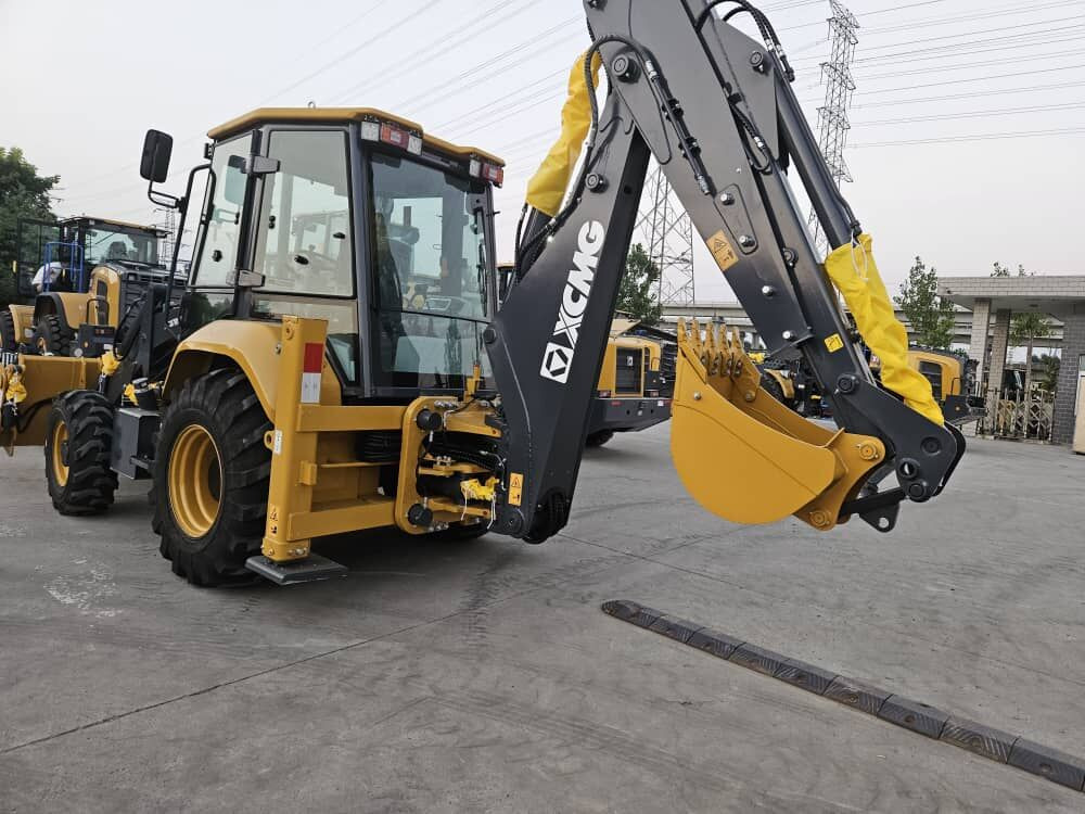 New XCMG XC870HK backhoe loader - Fadromë me shkarkim nga prapa: foto 2 New XCMG XC870HK backhoe loader - Fadromë me shkarkim nga prapa: foto 2