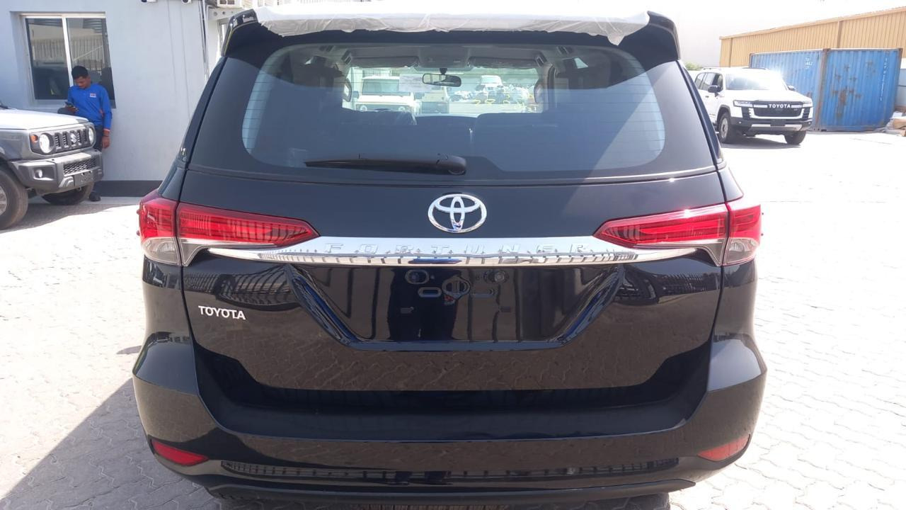 TOYOTA 2.7L SR5 - Veturë: foto 2 TOYOTA 2.7L SR5 - Veturë: foto 2