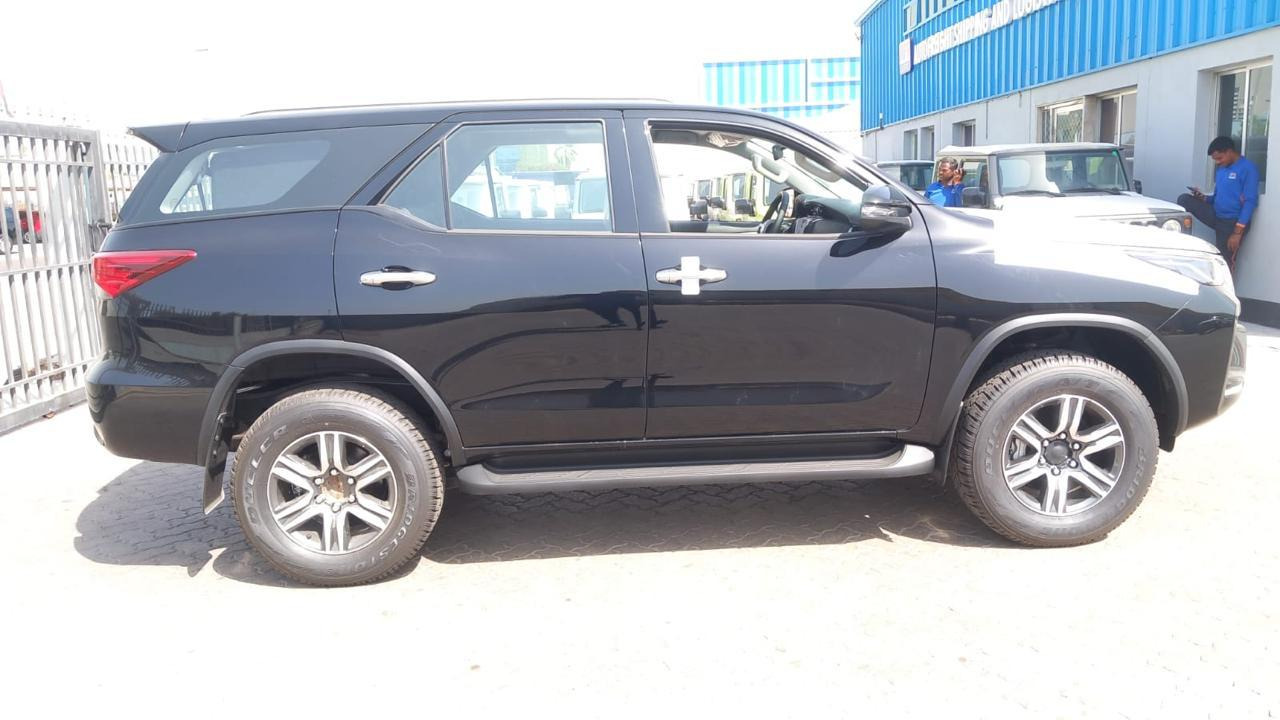 TOYOTA 2.7L SR5 - Veturë: foto 1 TOYOTA 2.7L SR5 - Veturë: foto 1
