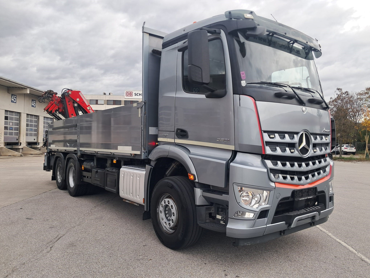 MERCEDES-BENZ AROCS 28.51 | 6x4| Retarder |Kran |Klima | Euro 6 - Kamion me karroceri të hapur, Kamion me vinç: foto 2 MERCEDES-BENZ AROCS 28.51 | 6x4| Retarder |Kran |Klima | Euro 6 - Kamion me karroceri të hapur, Kamion me vinç: foto 2