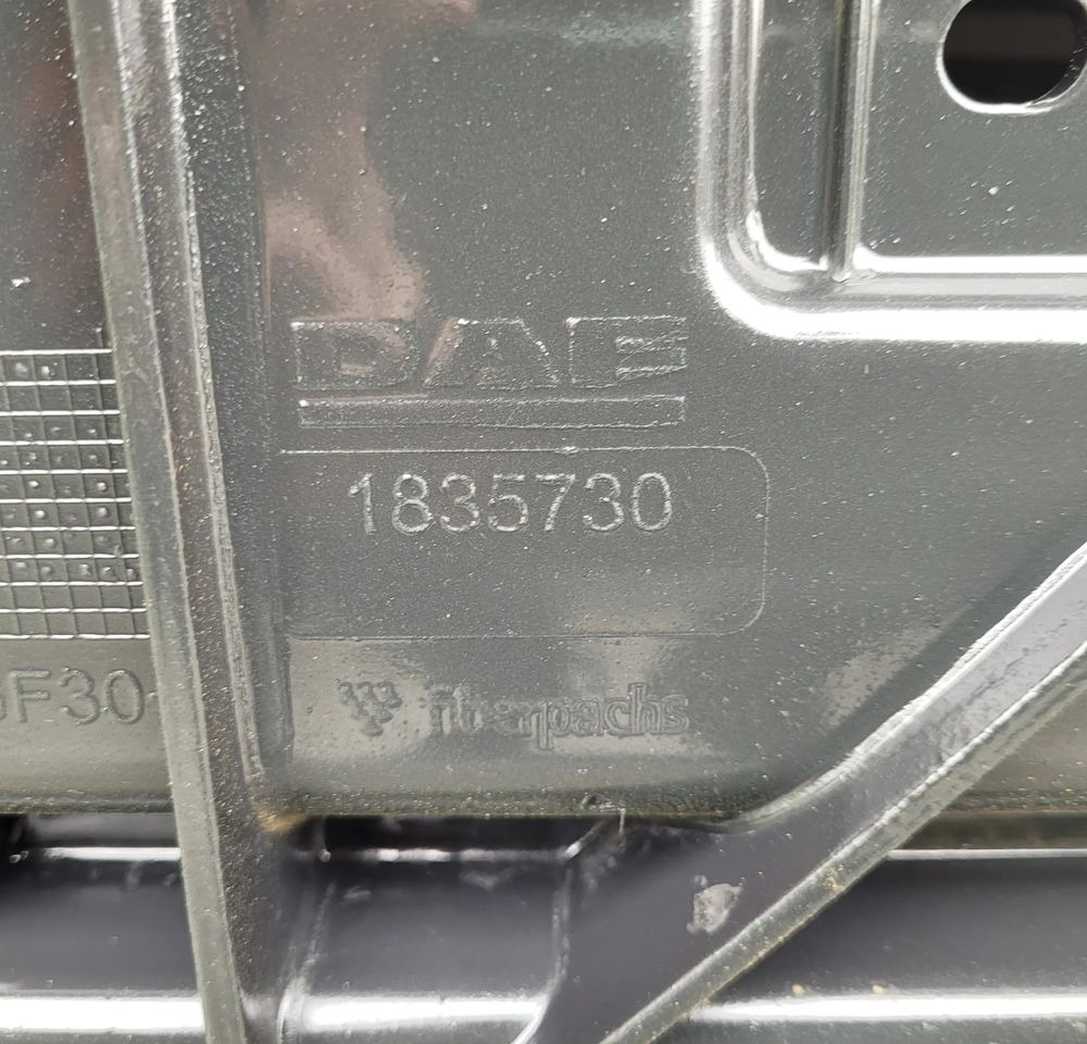 ATRAPA MASKA DAF XF 106 ORYGINAŁ 1835730 CHWALIM116 - Kofano për Kamioni: foto 4 ATRAPA MASKA DAF XF 106 ORYGINAŁ 1835730 CHWALIM116 - Kofano për Kamioni: foto 4