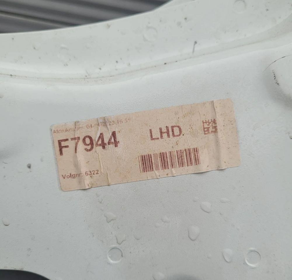 DRZWI DAF XG XG XF NM.LEWE ORYGINAŁ NIEMALOWANE CHWALIM116 - Derë dhe pjesë këmbimi për Kamioni: foto 4 DRZWI DAF XG XG XF NM.LEWE ORYGINAŁ NIEMALOWANE CHWALIM116 - Derë dhe pjesë këmbimi për Kamioni: foto 4