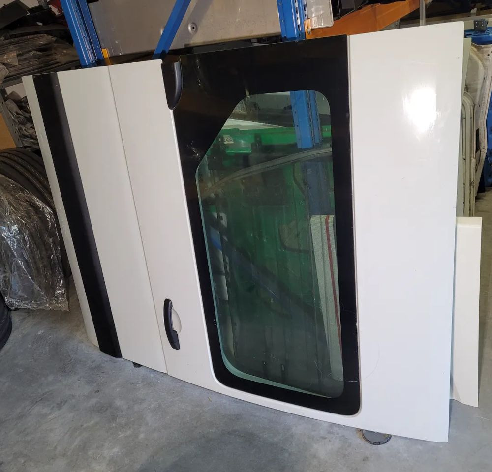 DRZWI RENAULT MASTER PRZESUWNE BOCZNE. - Derë dhe pjesë këmbimi për Kamioncine: foto 1 DRZWI RENAULT MASTER PRZESUWNE BOCZNE. - Derë dhe pjesë këmbimi për Kamioncine: foto 1