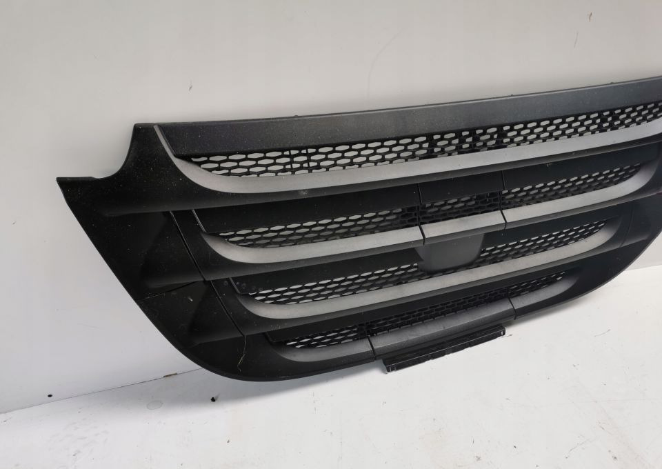 GRILL ATRAPA DAF CF EURO6 1886592 ORYGINAŁ - Grilë për Kamioni: foto 3 GRILL ATRAPA DAF CF EURO6 1886592 ORYGINAŁ - Grilë për Kamioni: foto 3