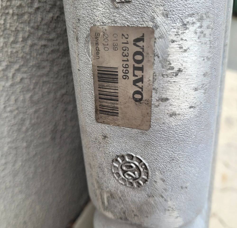 INTERCOOLER VOLVO FH4 RENAULT RANGE T 21631996 ORYGINAŁ CHWALIM116 - Ftohësi i ndërmjetëm për Kamioni: foto 3 INTERCOOLER VOLVO FH4 RENAULT RANGE T 21631996 ORYGINAŁ CHWALIM116 - Ftohësi i ndërmjetëm për Kamioni: foto 3