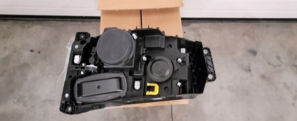 LAMPA RENAULT RANGE T NOWY ORYGINAŁ LEWA - Fenerët për Kamioni: foto 2 LAMPA RENAULT RANGE T NOWY ORYGINAŁ LEWA - Fenerët për Kamioni: foto 2