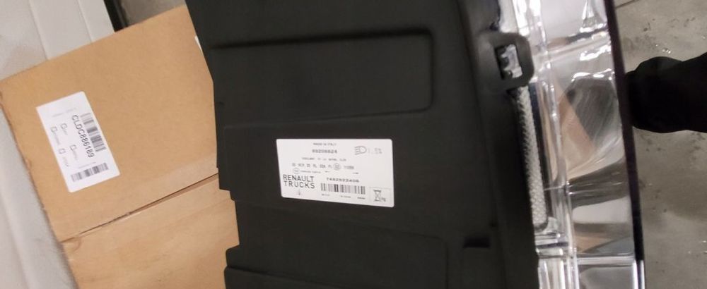 LAMPA RENAULT RANGE T NOWY ORYGINAŁ LEWA - Fenerët për Kamioni: foto 3 LAMPA RENAULT RANGE T NOWY ORYGINAŁ LEWA - Fenerët për Kamioni: foto 3