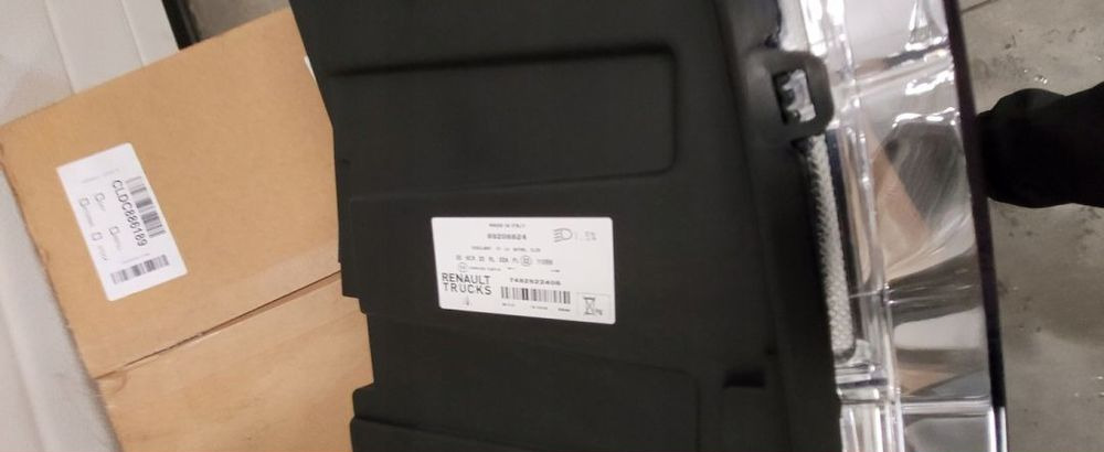 LAMPA RENAULT RANGE T NOWY ORYGINAŁ PRAWA - Fenerët për Kamioni: foto 3 LAMPA RENAULT RANGE T NOWY ORYGINAŁ PRAWA - Fenerët për Kamioni: foto 3
