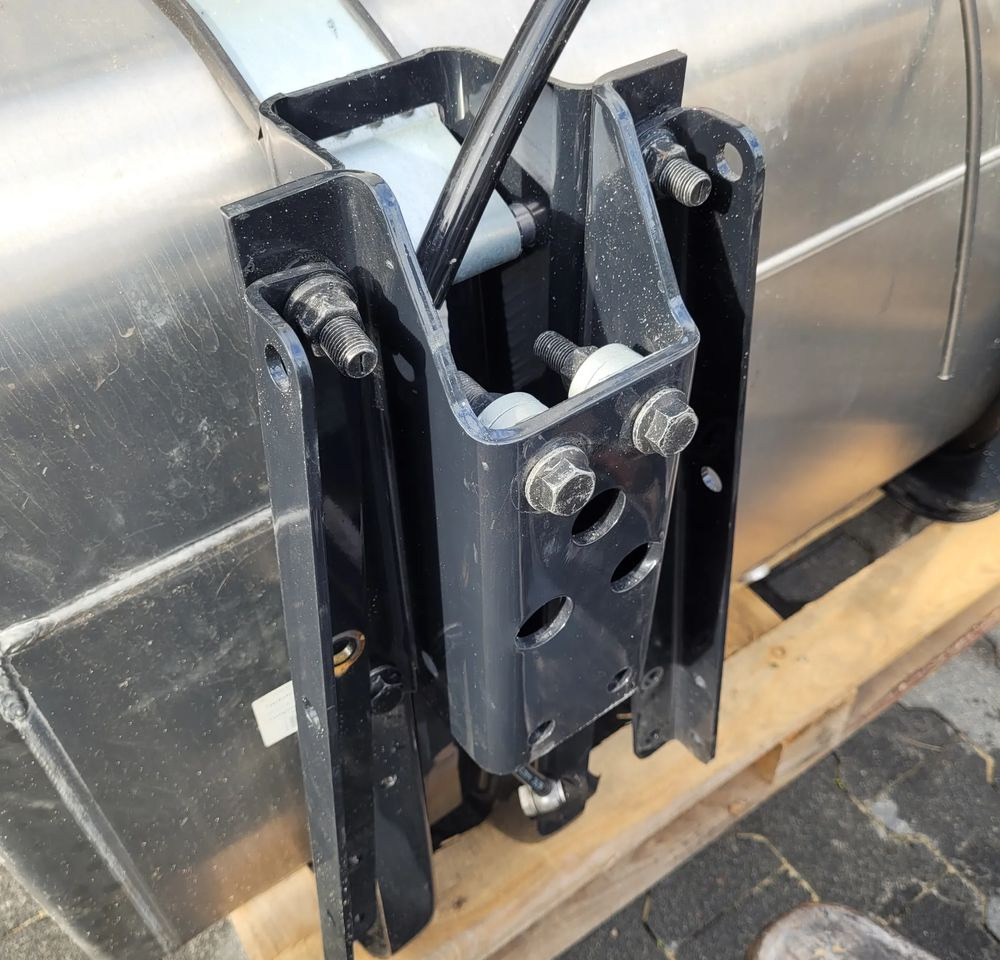 MOCOWANIE DYSTANS ZBIORNIKA MAN TG3 580L ORYGINAŁ - Trupi dhe të jashtme për Kamioni: foto 1 MOCOWANIE DYSTANS ZBIORNIKA MAN TG3 580L ORYGINAŁ - Trupi dhe të jashtme për Kamioni: foto 1