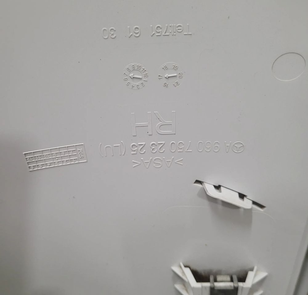 POLIK OWIEWKA MERCEDES ACTROS MP4 MP5 ORYGINAŁ RH/LH - Trupi dhe të jashtme për Kamioni: foto 4 POLIK OWIEWKA MERCEDES ACTROS MP4 MP5 ORYGINAŁ RH/LH - Trupi dhe të jashtme për Kamioni: foto 4