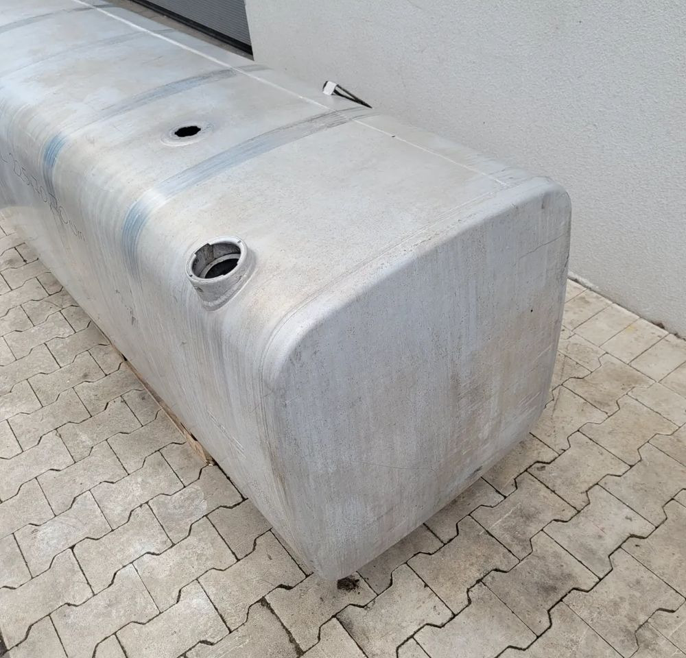 ZBIORNIK PALIWA DAF XF 1000L 225X70X70CM. - Serbatori i karburantit për Kamioni: foto 2 ZBIORNIK PALIWA DAF XF 1000L 225X70X70CM. - Serbatori i karburantit për Kamioni: foto 2