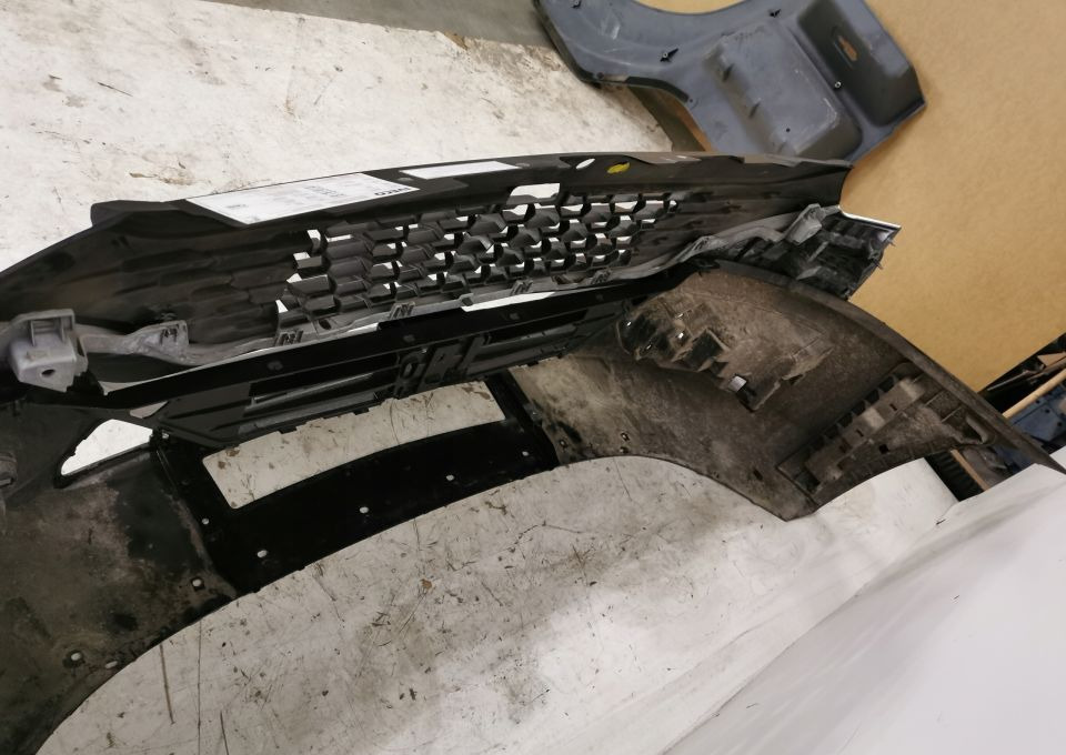 ZDERZAK GRILL IVECO DAYLY NOWY MODEL 2019r - Parakolp për Kamioncine: foto 5 ZDERZAK GRILL IVECO DAYLY NOWY MODEL 2019r - Parakolp për Kamioncine: foto 5