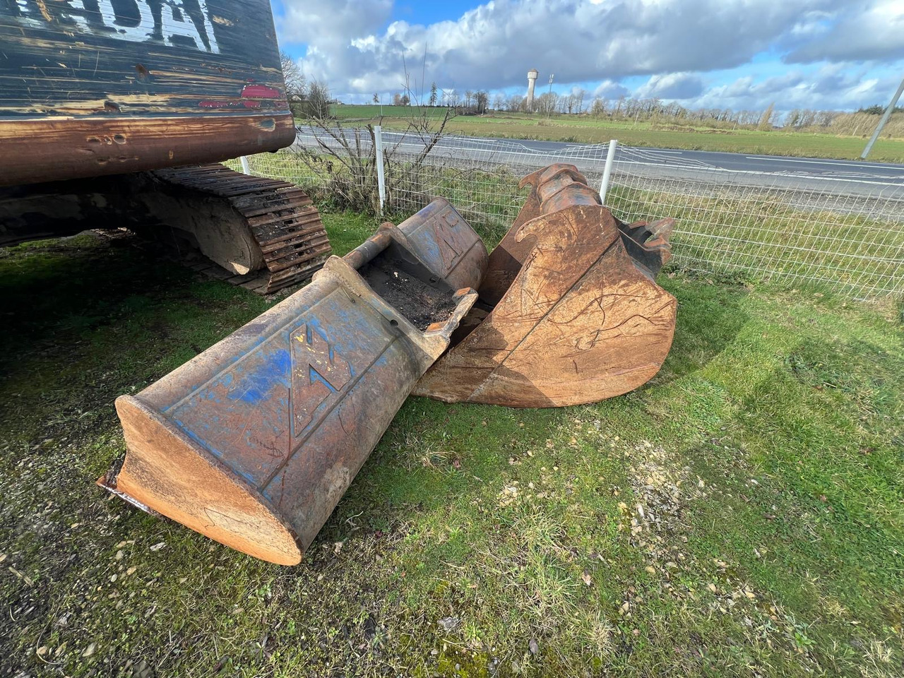 HYUNDAI ROBEX180L0-9 - Ekskavator me zinxhirë: foto 5 HYUNDAI ROBEX180L0-9 - Ekskavator me zinxhirë: foto 5