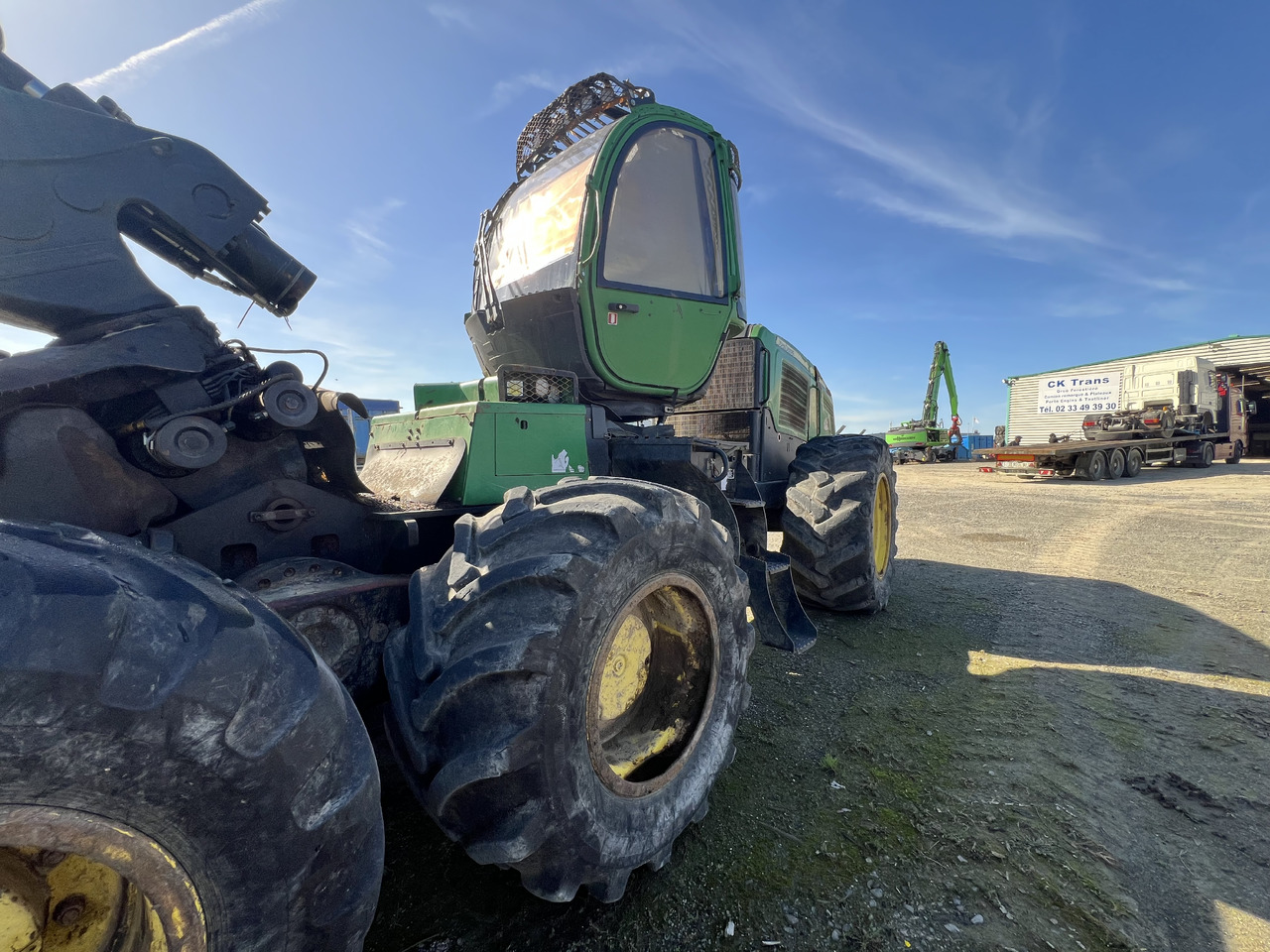 JOHN DEERE 1270E - Korrëse pylltarie: foto 1 JOHN DEERE 1270E - Korrëse pylltarie: foto 1