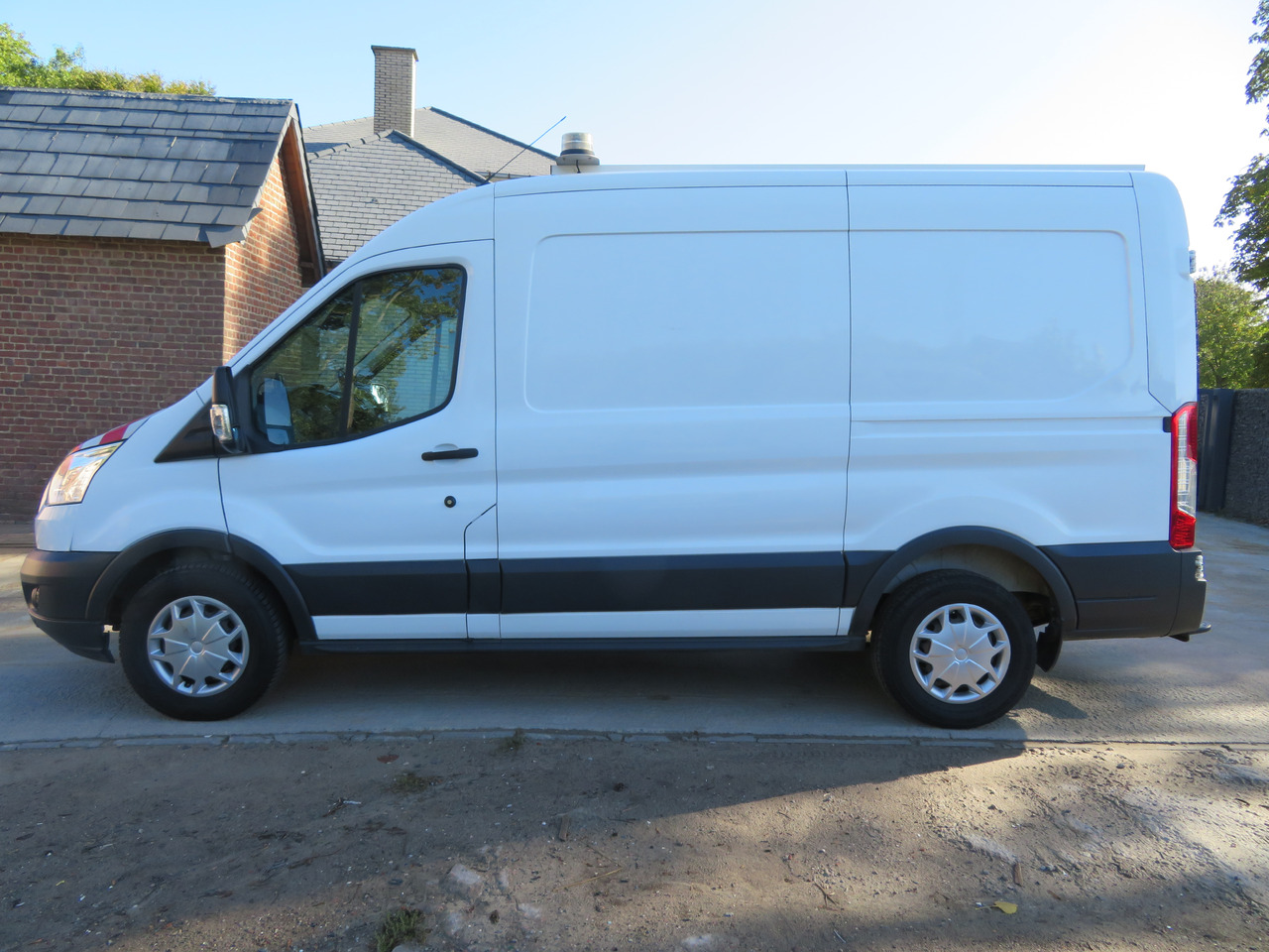 Ford Transit 2.0TDCi - Furgon: foto 4 Ford Transit 2.0TDCi - Furgon: foto 4
