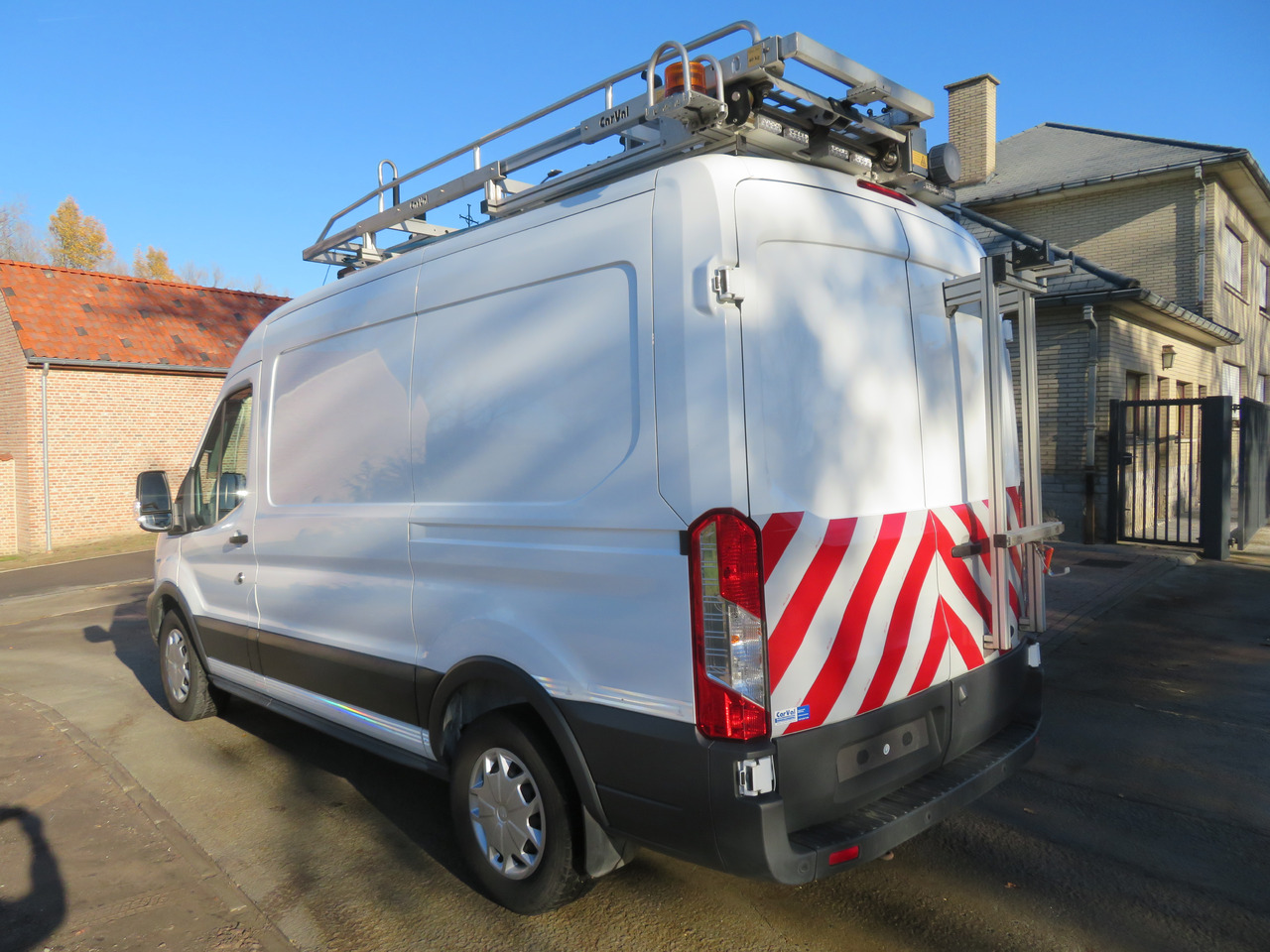 Ford Transit 2.0TDCi - L2H2 - Furgon: foto 5 Ford Transit 2.0TDCi - L2H2 - Furgon: foto 5