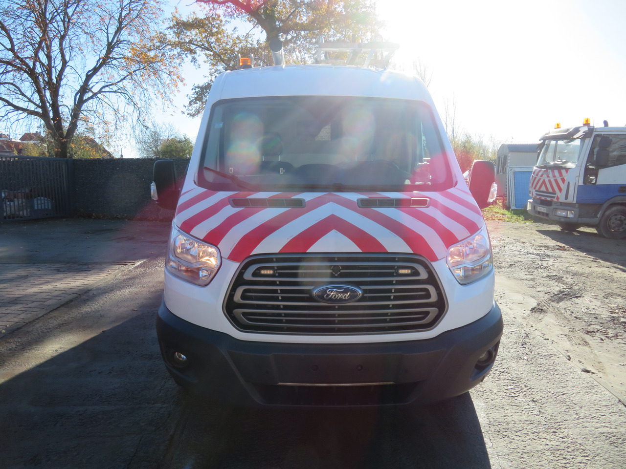 Ford Transit 2.0TDCi L2H2 - Furgon: foto 2 Ford Transit 2.0TDCi L2H2 - Furgon: foto 2