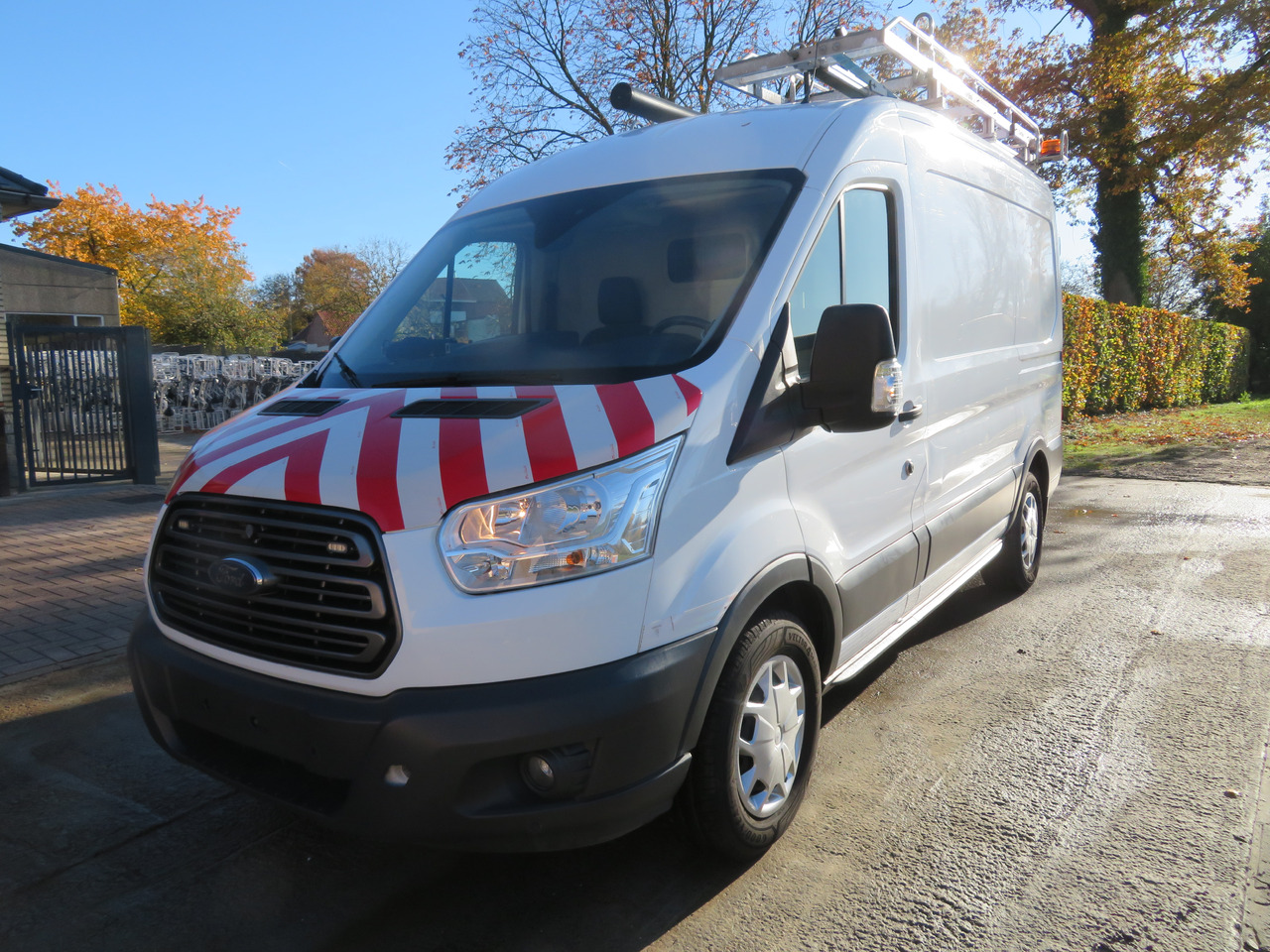 Ford Transit 2.0TDCi - L2H2 - Furgon: foto 3 Ford Transit 2.0TDCi - L2H2 - Furgon: foto 3