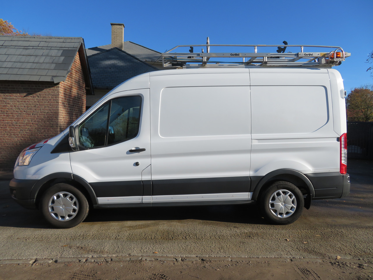 Ford Transit 2.0TDCi L2H2 - Furgon: foto 4 Ford Transit 2.0TDCi L2H2 - Furgon: foto 4