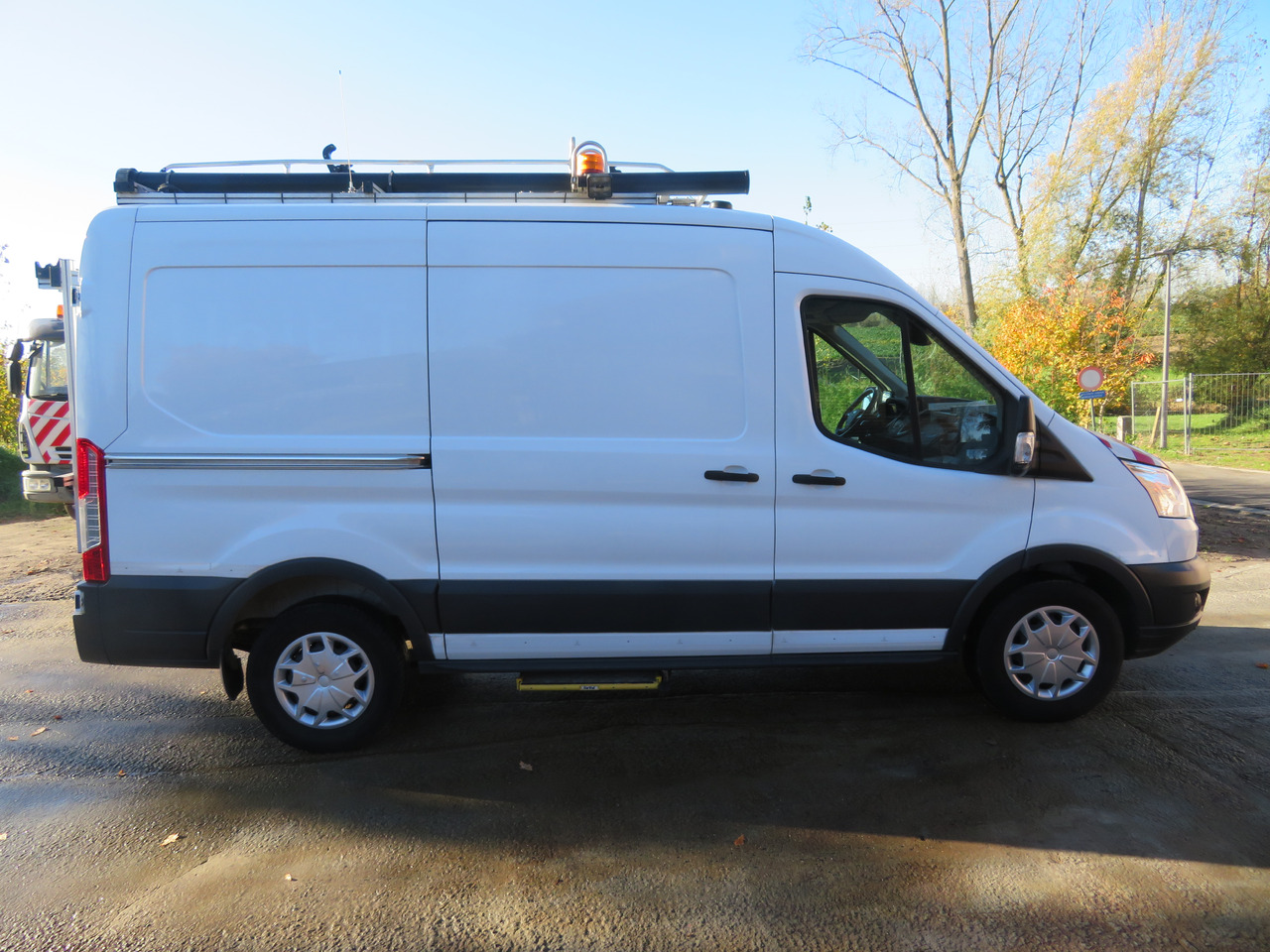Furgon Ford Transit 2.0TDCi L2H2: foto 8 Furgon Ford Transit 2.0TDCi L2H2: foto 8