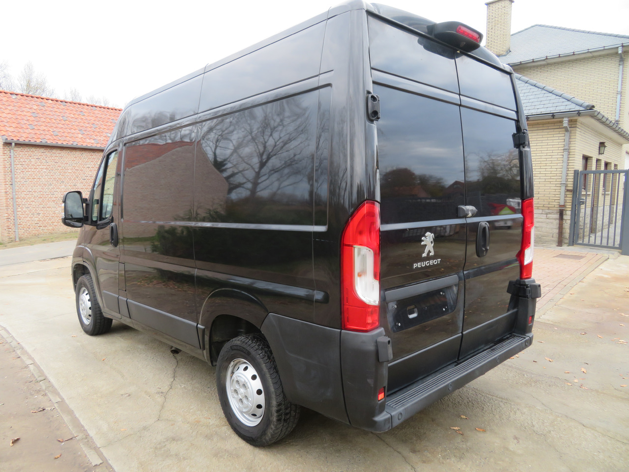 Peugeot Boxer 2.2 BlueHDI L1H2 premium - Furgon i vogël: foto 5 Peugeot Boxer 2.2 BlueHDI L1H2 premium - Furgon i vogël: foto 5