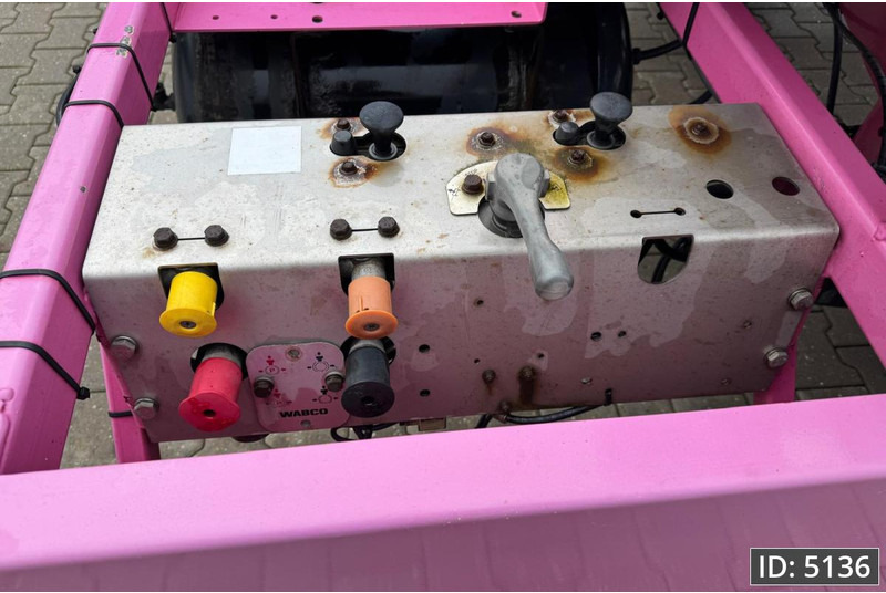 Broshuis 3UCC-39/45 Multi / 2x Extandable / 2x Lift Axle - Transportjer kontejnerësh/ Gjysmë rimorkio me karroceri të çmontueshme: foto 5 Broshuis 3UCC-39/45 Multi / 2x Extandable / 2x Lift Axle - Transportjer kontejnerësh/ Gjysmë rimorkio me karroceri të çmontueshme: foto 5