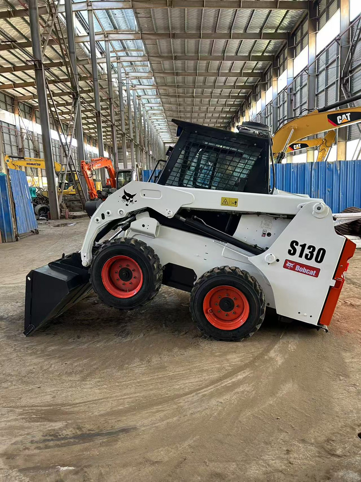 BOBCAT Skid Steer Loader S130 - Mini fadrom: foto 5 BOBCAT Skid Steer Loader S130 - Mini fadrom: foto 5