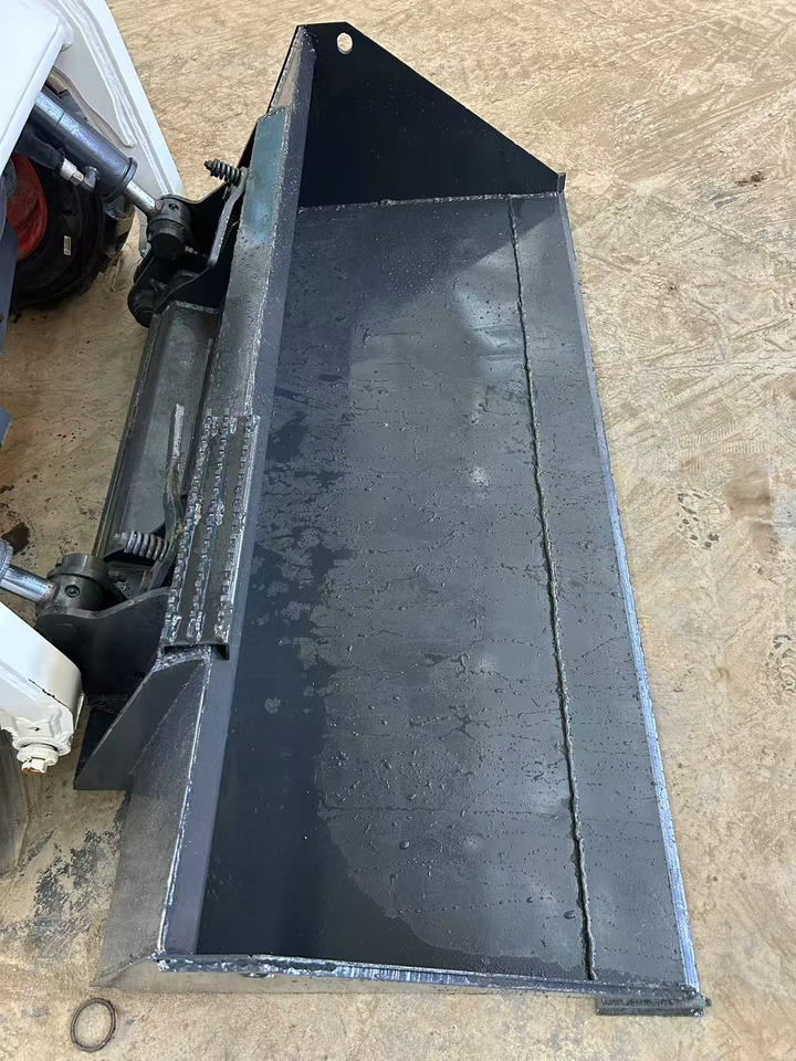 BOBCAT Skid Steer Loader S130 - Mini fadrom: foto 4 BOBCAT Skid Steer Loader S130 - Mini fadrom: foto 4