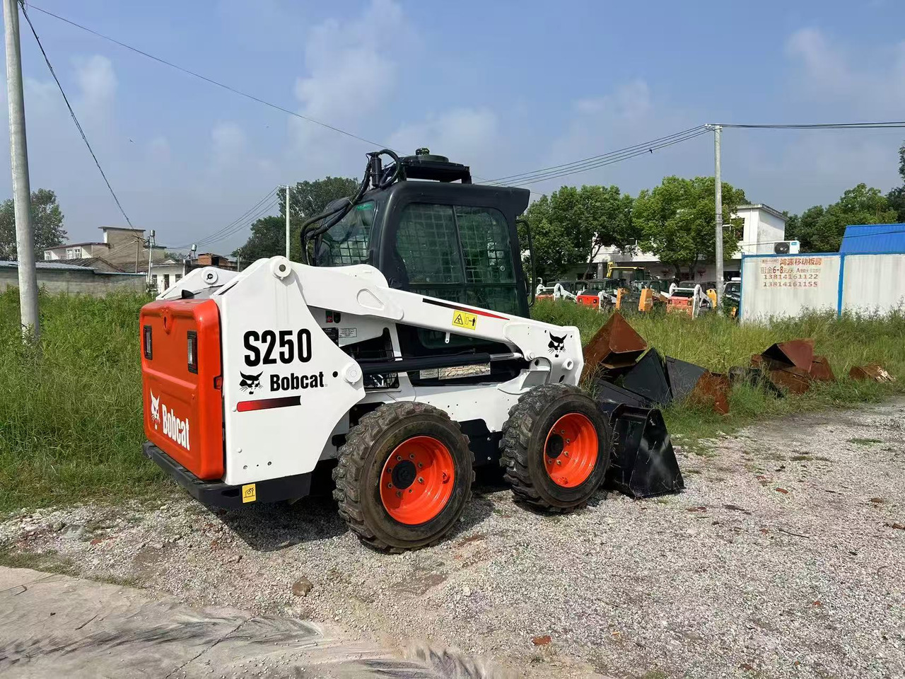 BOBCAT Skid Steer Loader S250 New Condition Hours True - Mini fadrom: foto 1 BOBCAT Skid Steer Loader S250 New Condition Hours True - Mini fadrom: foto 1