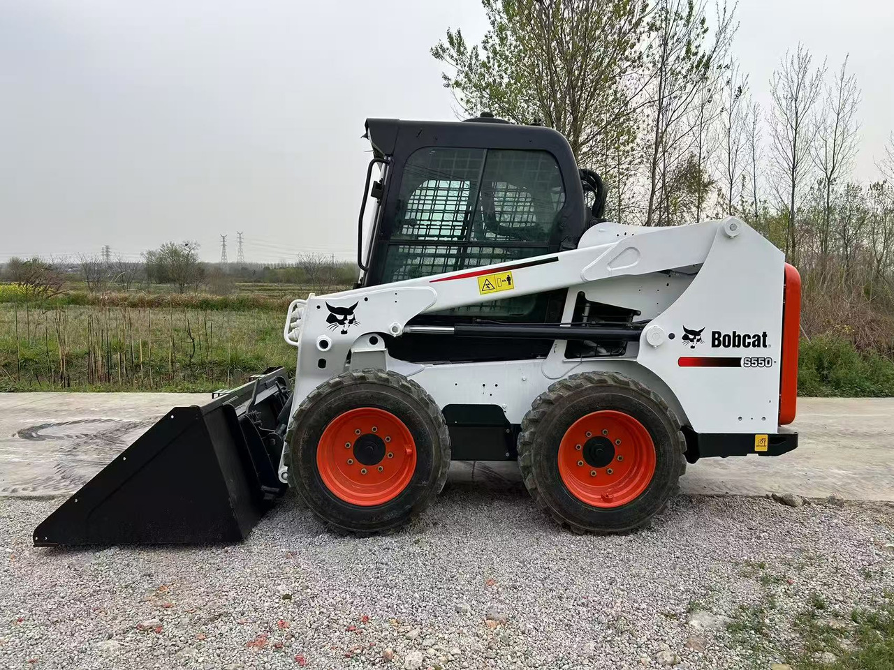 BOBCAT Skid Steer Loader S550 - Mini fadrom: foto 2 BOBCAT Skid Steer Loader S550 - Mini fadrom: foto 2
