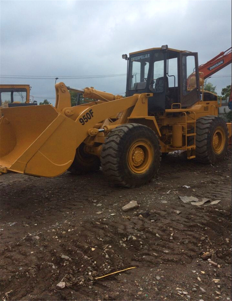 CAT Wheel Loader CAT 950F - Fadrom me goma: foto 2 CAT Wheel Loader CAT 950F - Fadrom me goma: foto 2