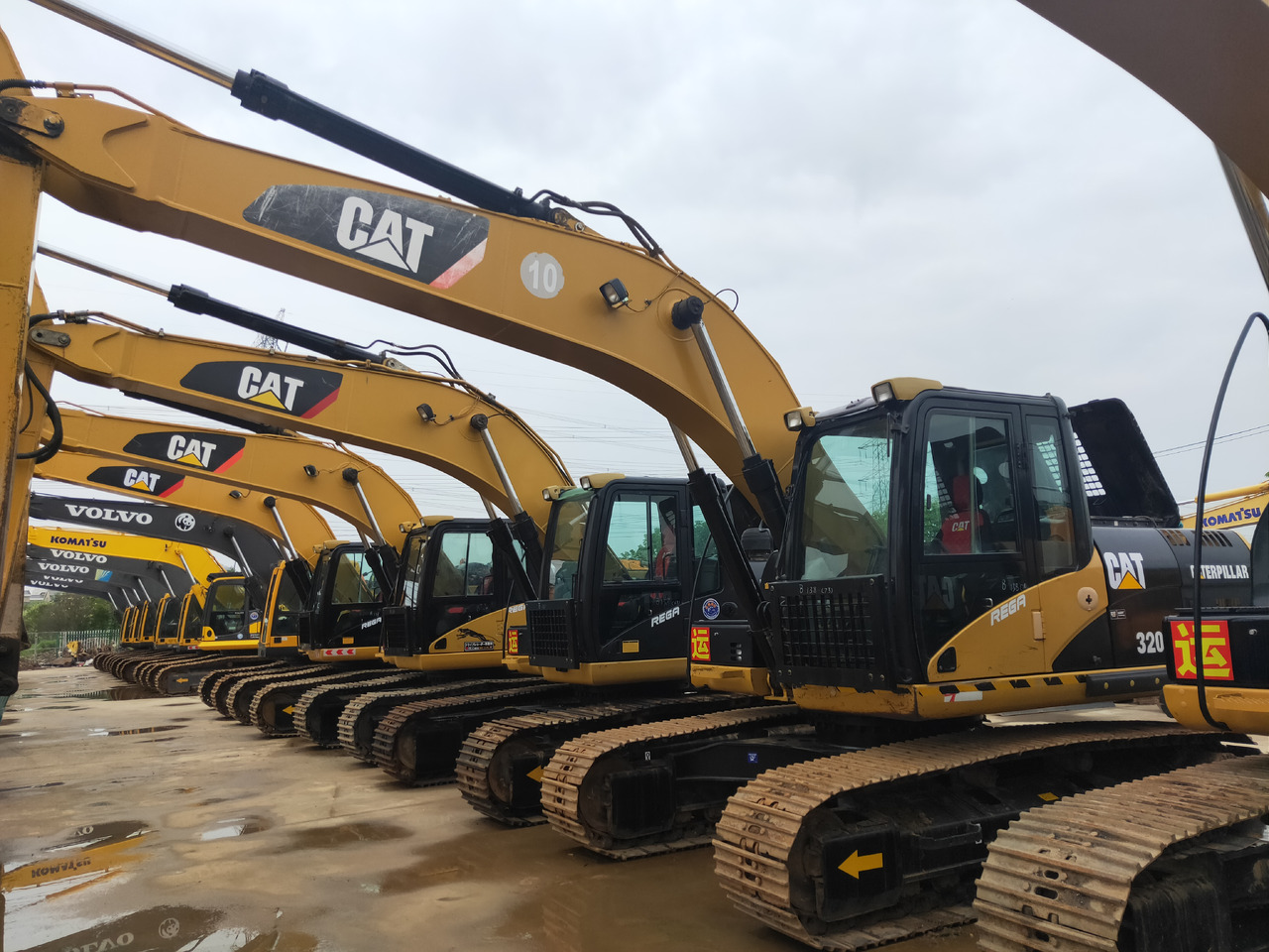 CATERPILLAR 320D - Ekskavator me zinxhirë: foto 4 CATERPILLAR 320D - Ekskavator me zinxhirë: foto 4