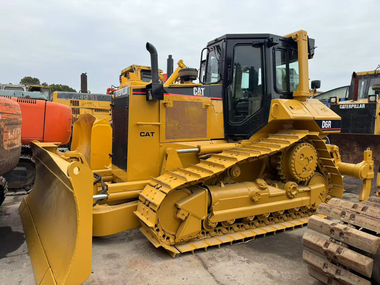 CATERPILLAR Bulldozer D6R Good Condition Click Here for Discount - Buldozer: foto 1 CATERPILLAR Bulldozer D6R Good Condition Click Here for Discount - Buldozer: foto 1